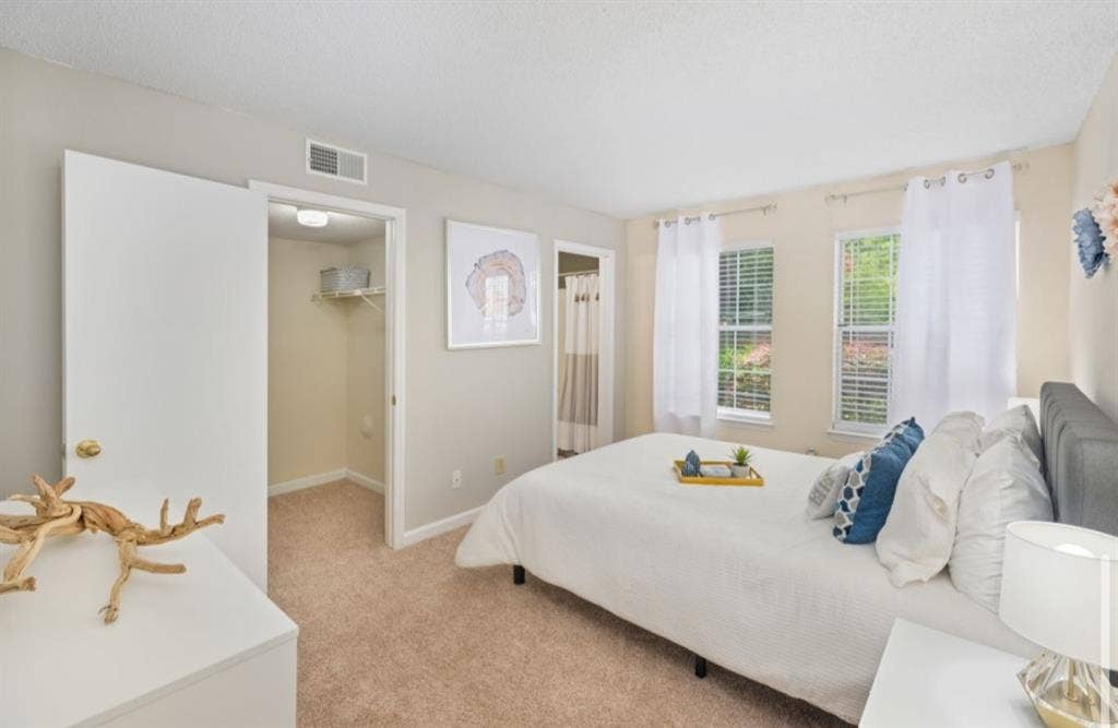 Looking for a Roomate!