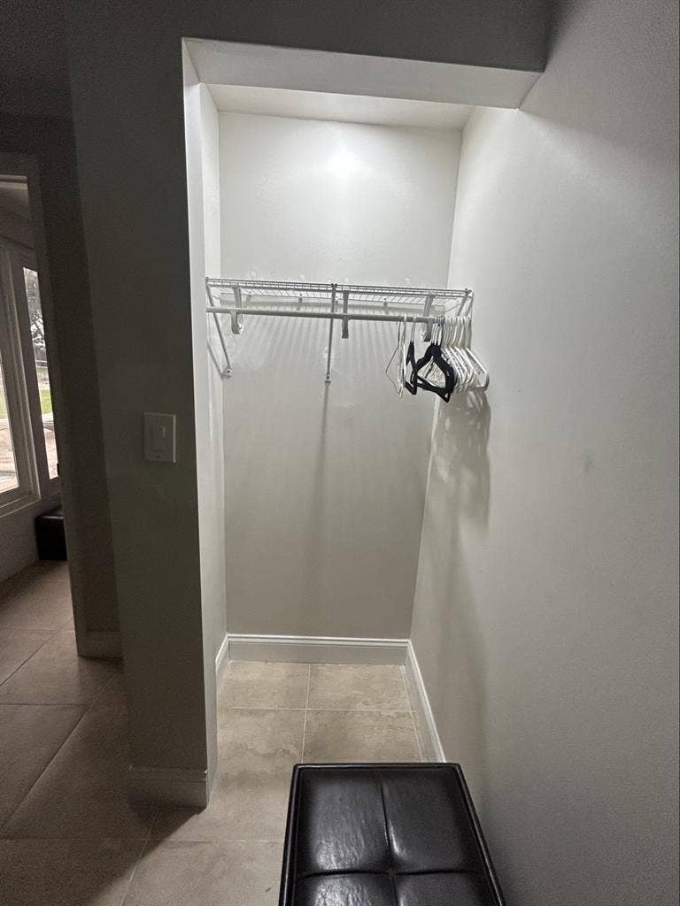 house furnished bedroom avabl