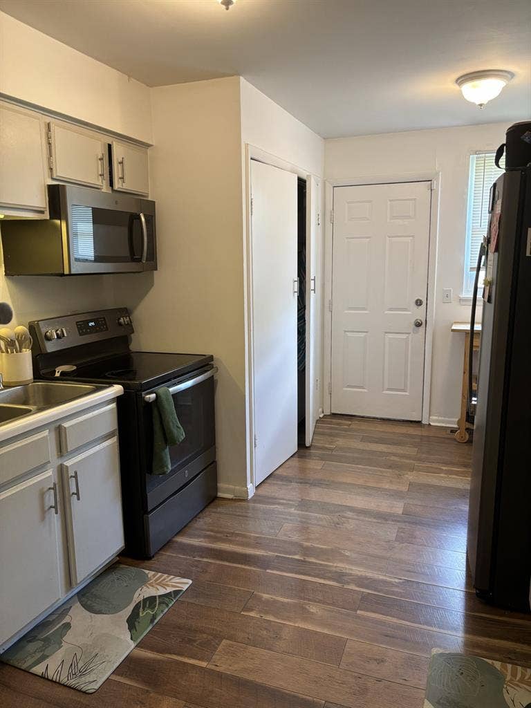 Room for rent in East Nashville!