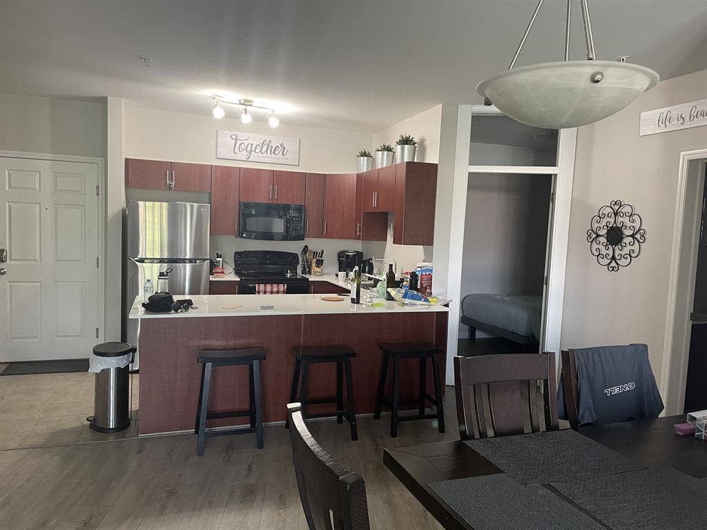 Fully furnished bath condo