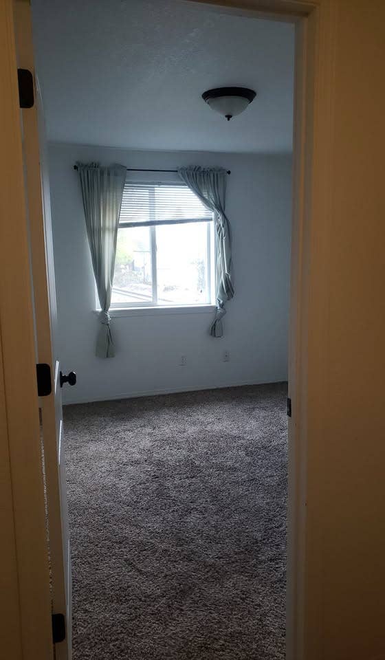 Single Room in Shared House-June