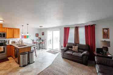 Single Room in Shared House-June