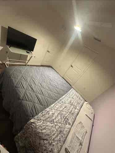 2 rooms for rent. No pets. No smoke