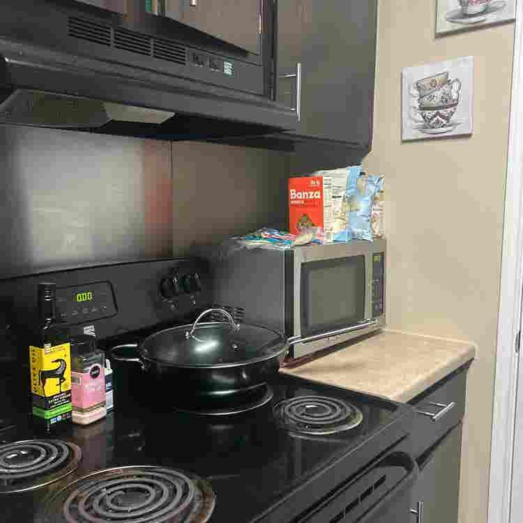 Room/bathroom for rent, Riverset