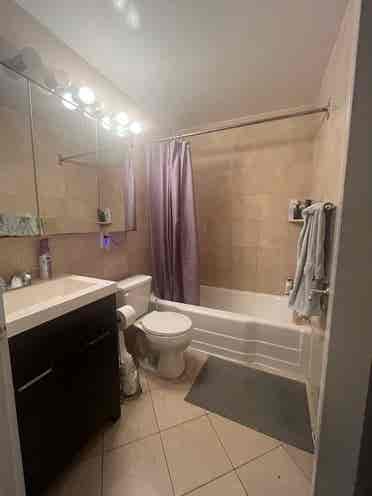 ✨Spacious Room in Midtown South ✨