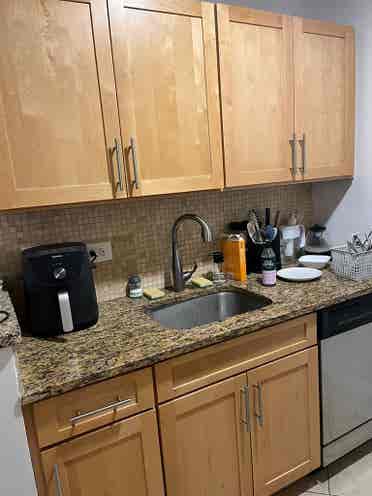 ✨Spacious Room in Midtown South ✨