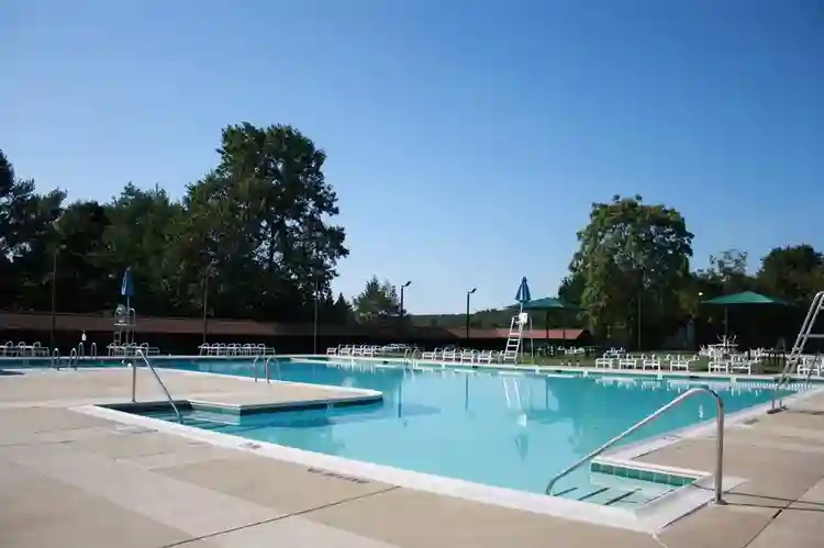 Private Room, Bath, Livingroom