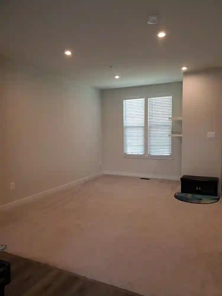 Private Room, Bath, Livingroom