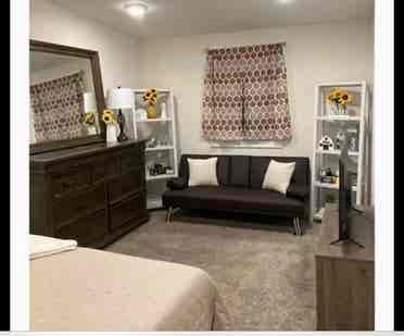 Large 2ndFl private room furnished