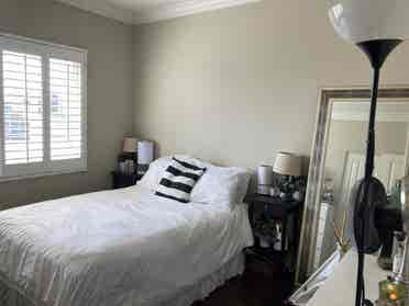 Private Room in ba Apartment