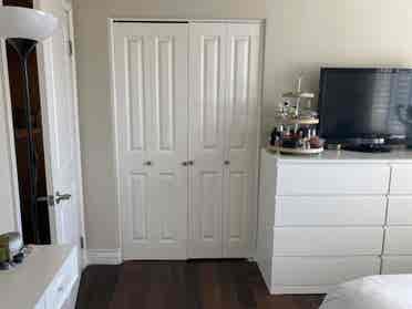 Private Room in ba Apartment