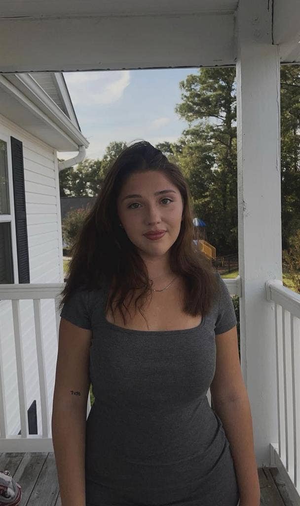 Looking for 1 female roommate!