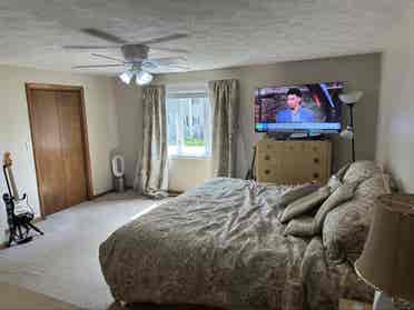 Looking for a Roommate for Condo