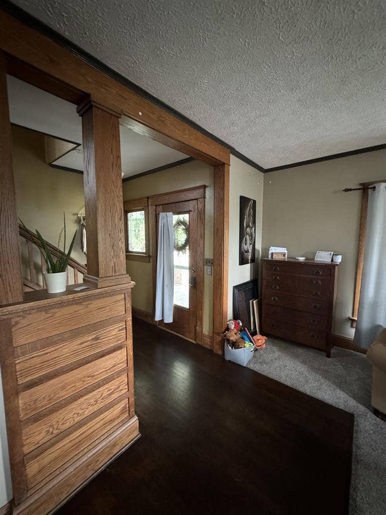 Two rooms available for rent.