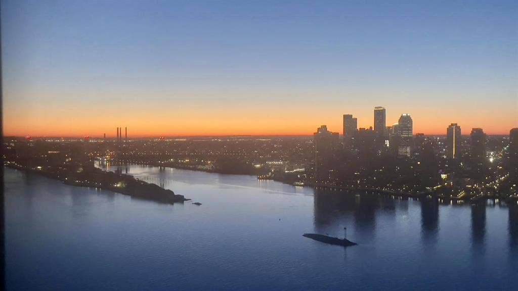 Riverview Penthouse Room | Midtown