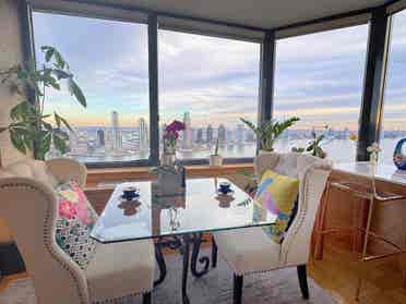 Riverview Penthouse Room | Midtown