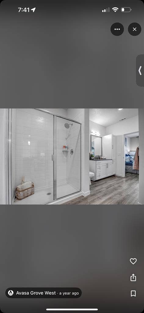 Looking for roommatees