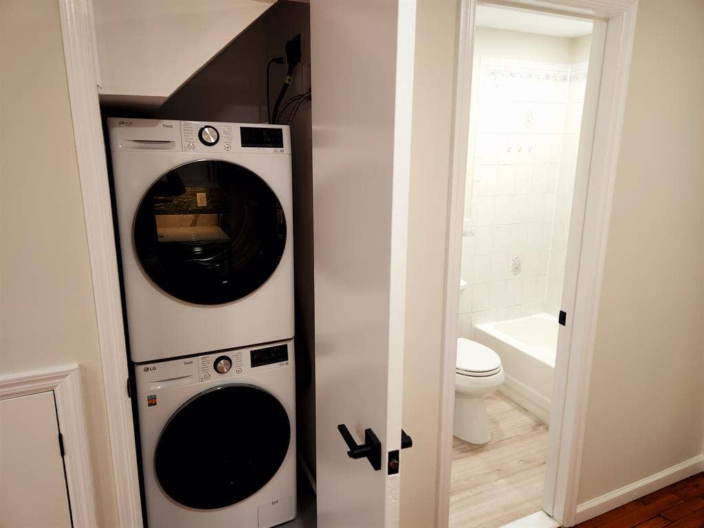 Modern Gorgeous Huge 1BR Apartment,