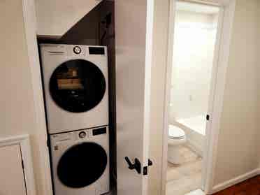 Modern Gorgeous Huge 1BR Apartment,