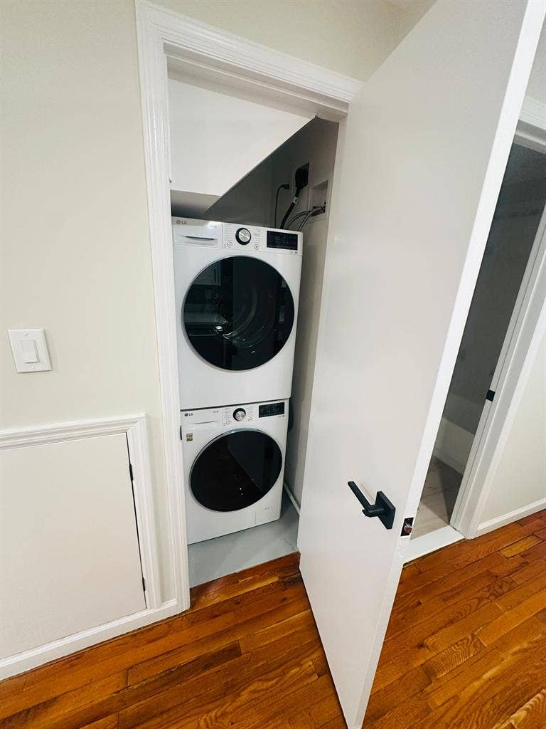 Modern Gorgeous Huge 1BR Apartment,