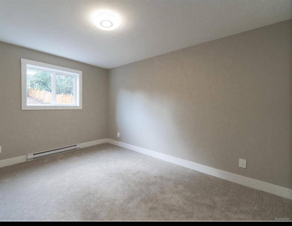 New and bright 1 bedroom suite