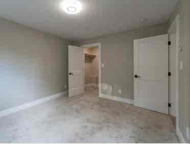 New and bright 1 bedroom suite