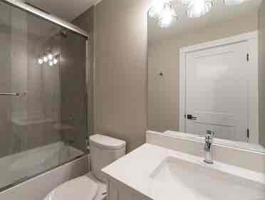 New and bright 1 bedroom suite