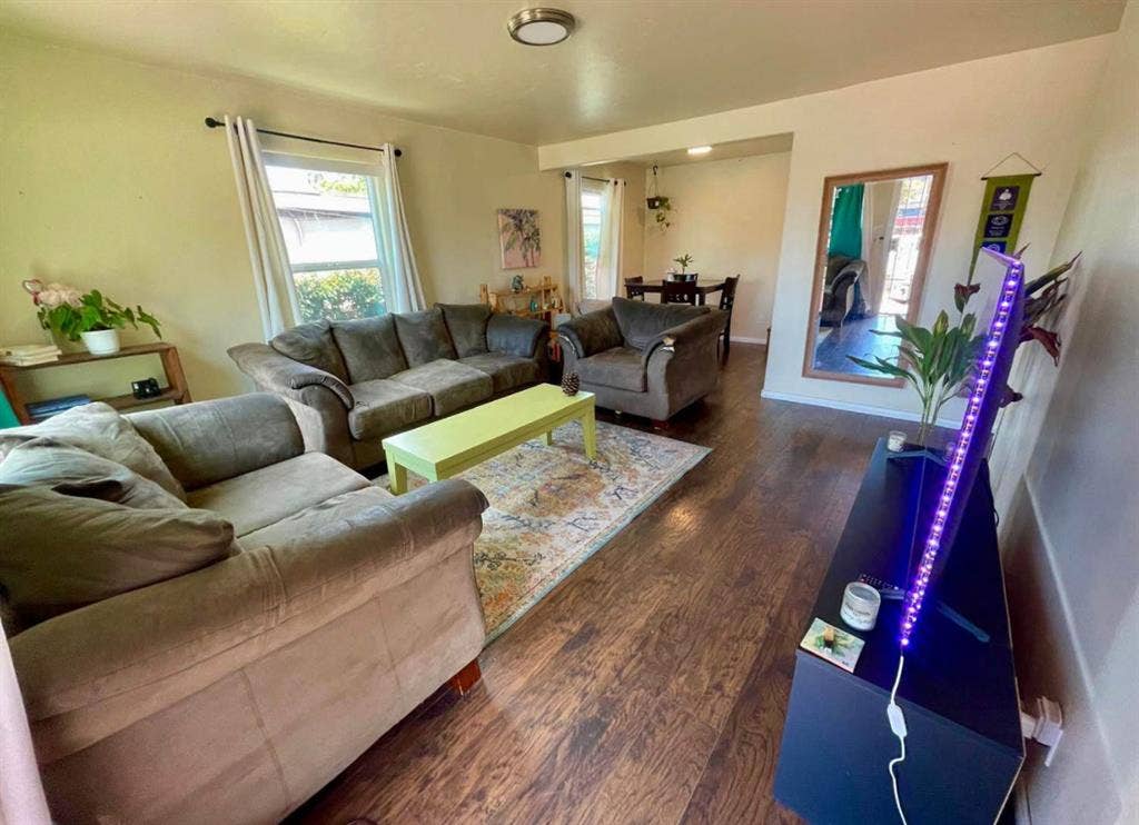 Room for rent house near beach