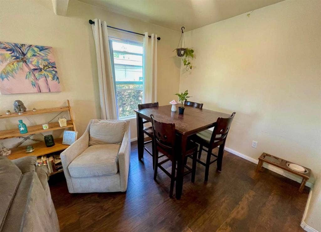 Room for rent house near beach