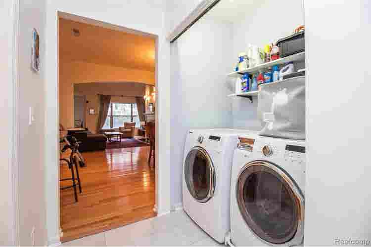 Royal oak condo