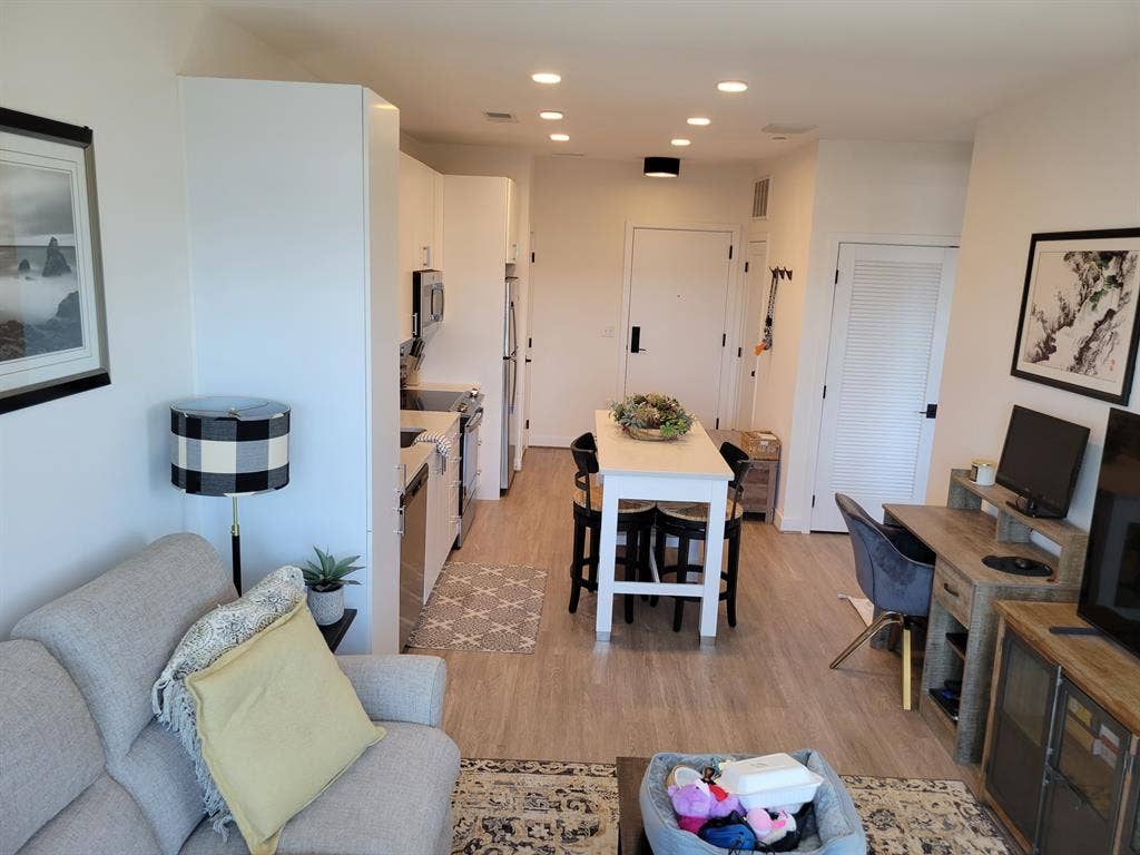 Top-floor 6 month sublet in OldTown