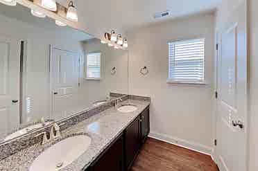 Rooms for rent in a new house