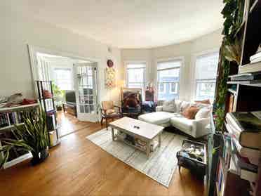 Room available starting June th!