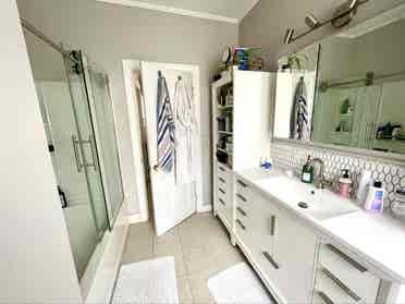 Room available starting June th!