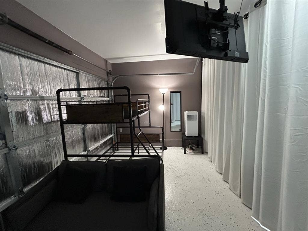 Furnished Room MUST
 SEE!!!