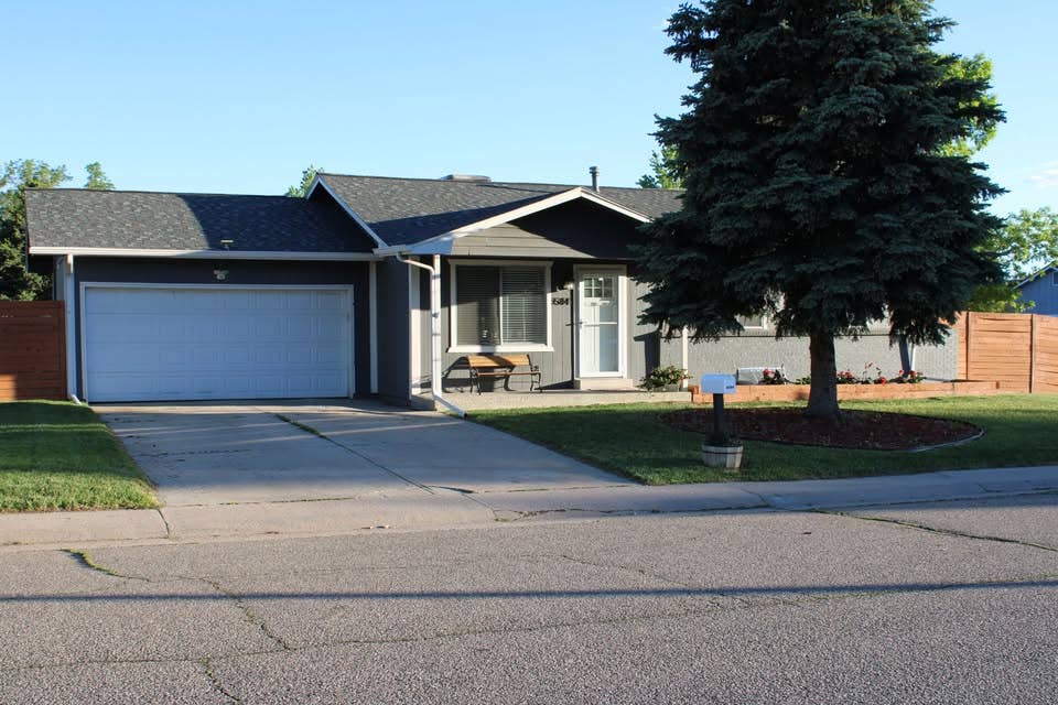 Room Available Gorgeous 4 BR House