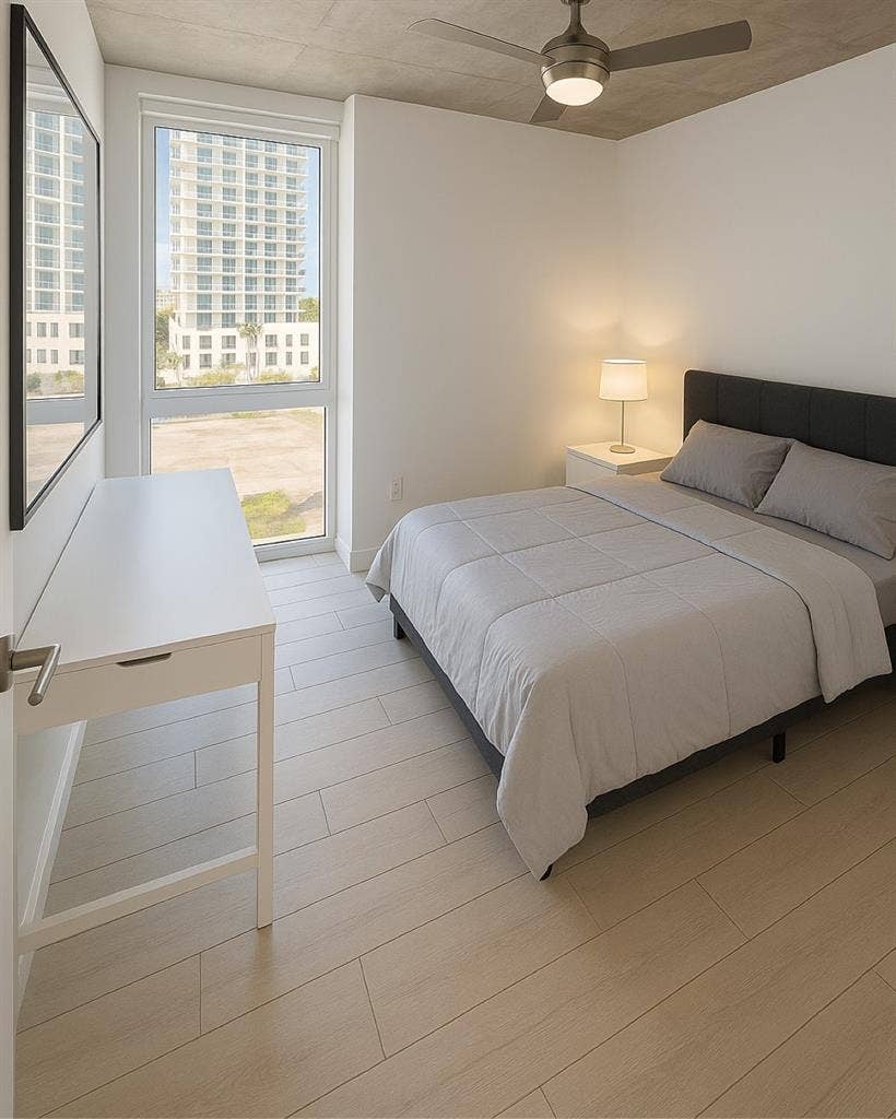 LOOKING FOR A ROOMMATE