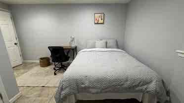 Furnished bedroom w/ utilities incl