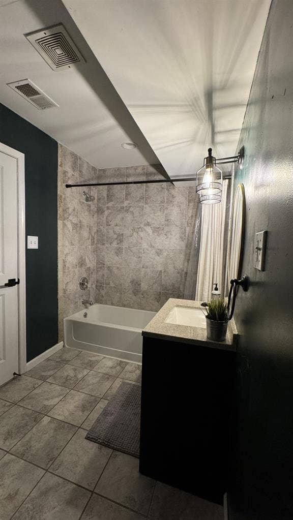 Furnished bedroom w/ utilities incl