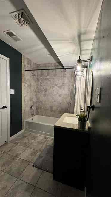 Furnished bedroom w/ utilities incl