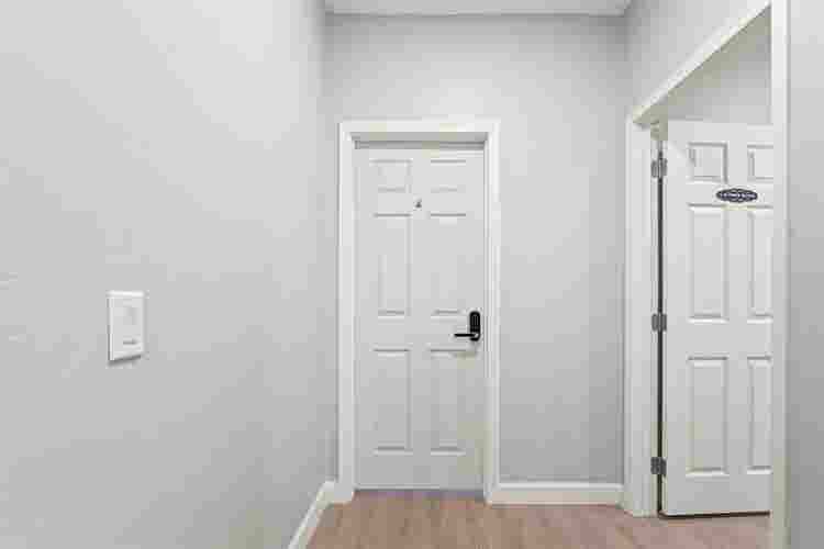 Brand-New Furnished Room!