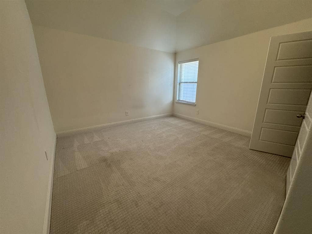Rent near to Fidelity in Roanoke