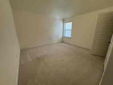 Rent near to Fidelity in Roanoke