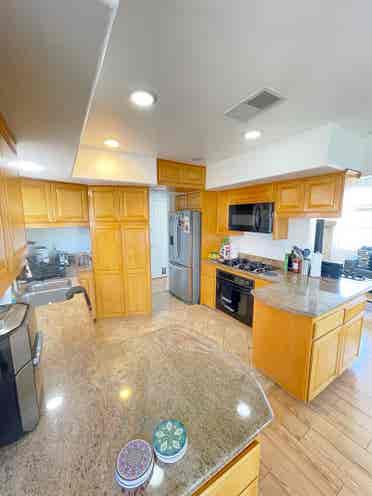 East Side Costa Mesa Room for Rent!