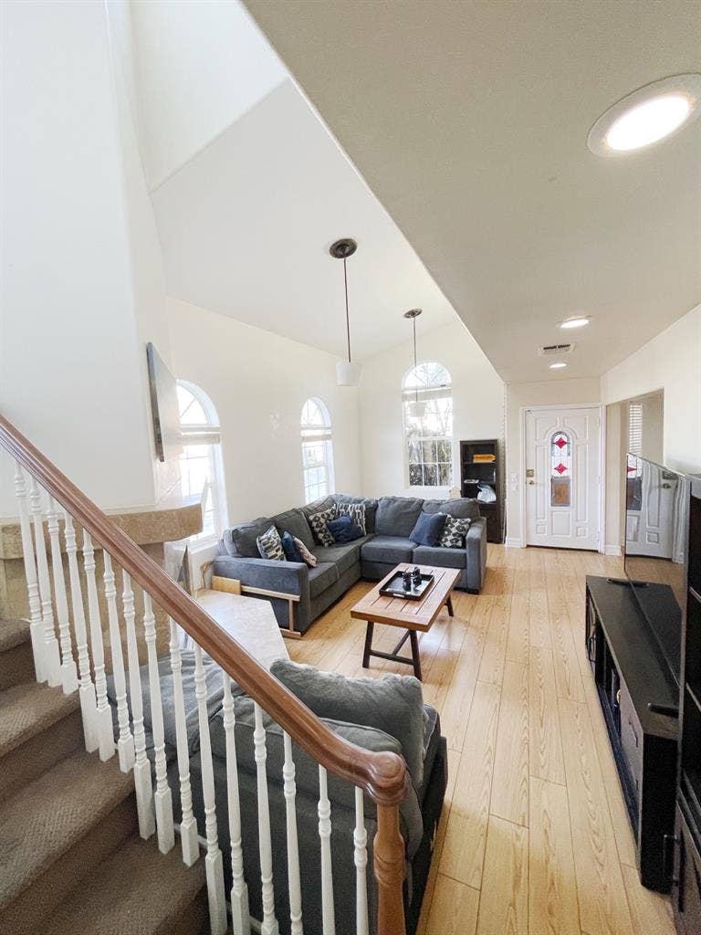 East Side Costa Mesa Room for Rent!