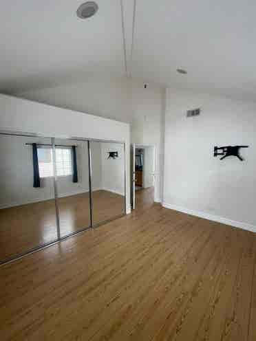 East Side Costa Mesa Room for Rent!