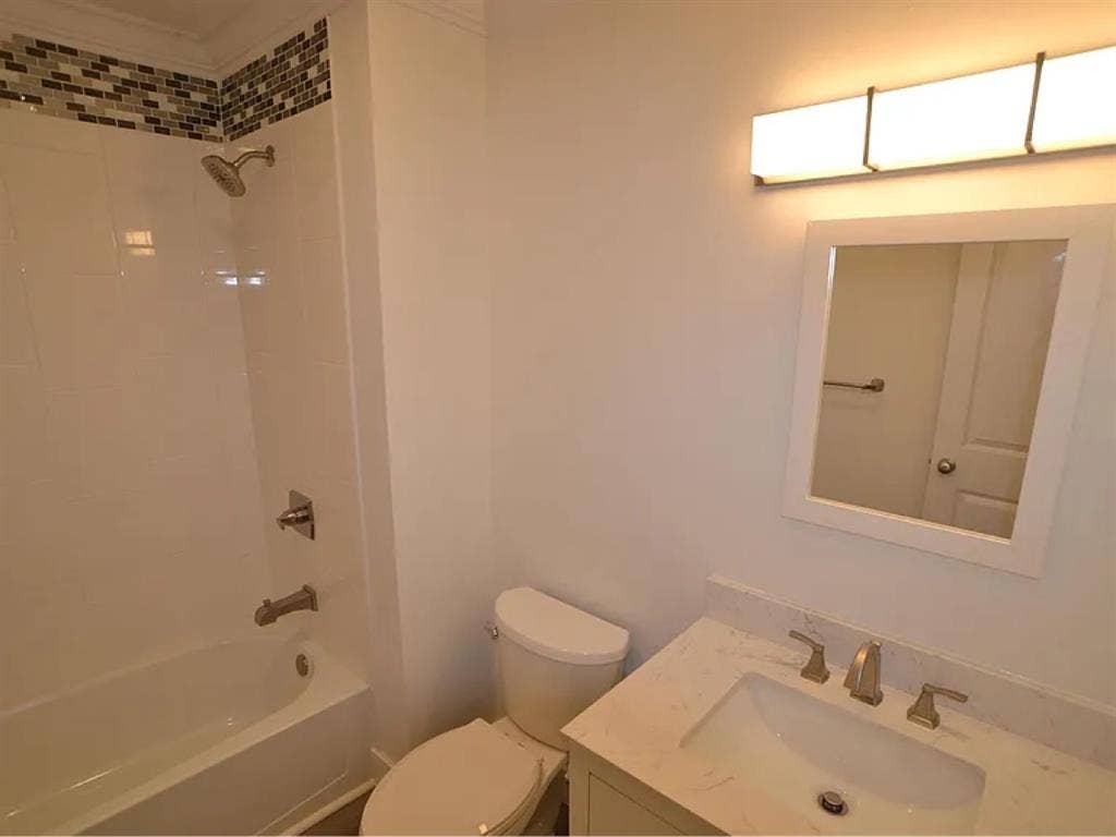 Looking For Roommates