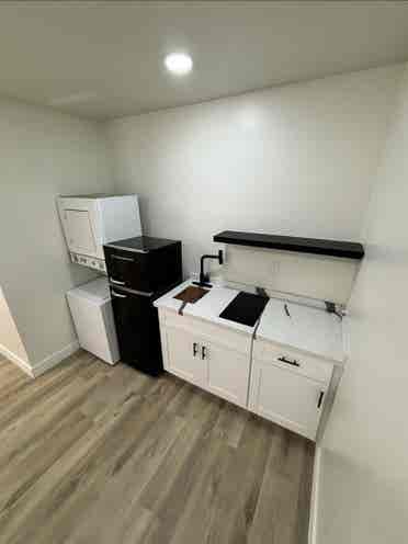 Remodeled studio in prime location!