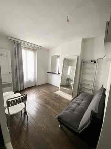 Studio w/ mezzanine walk in closet