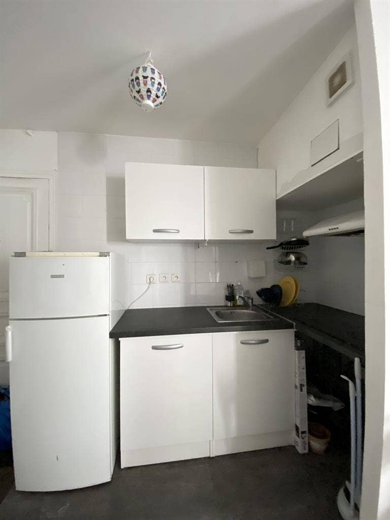Studio w/ mezzanine walk in closet